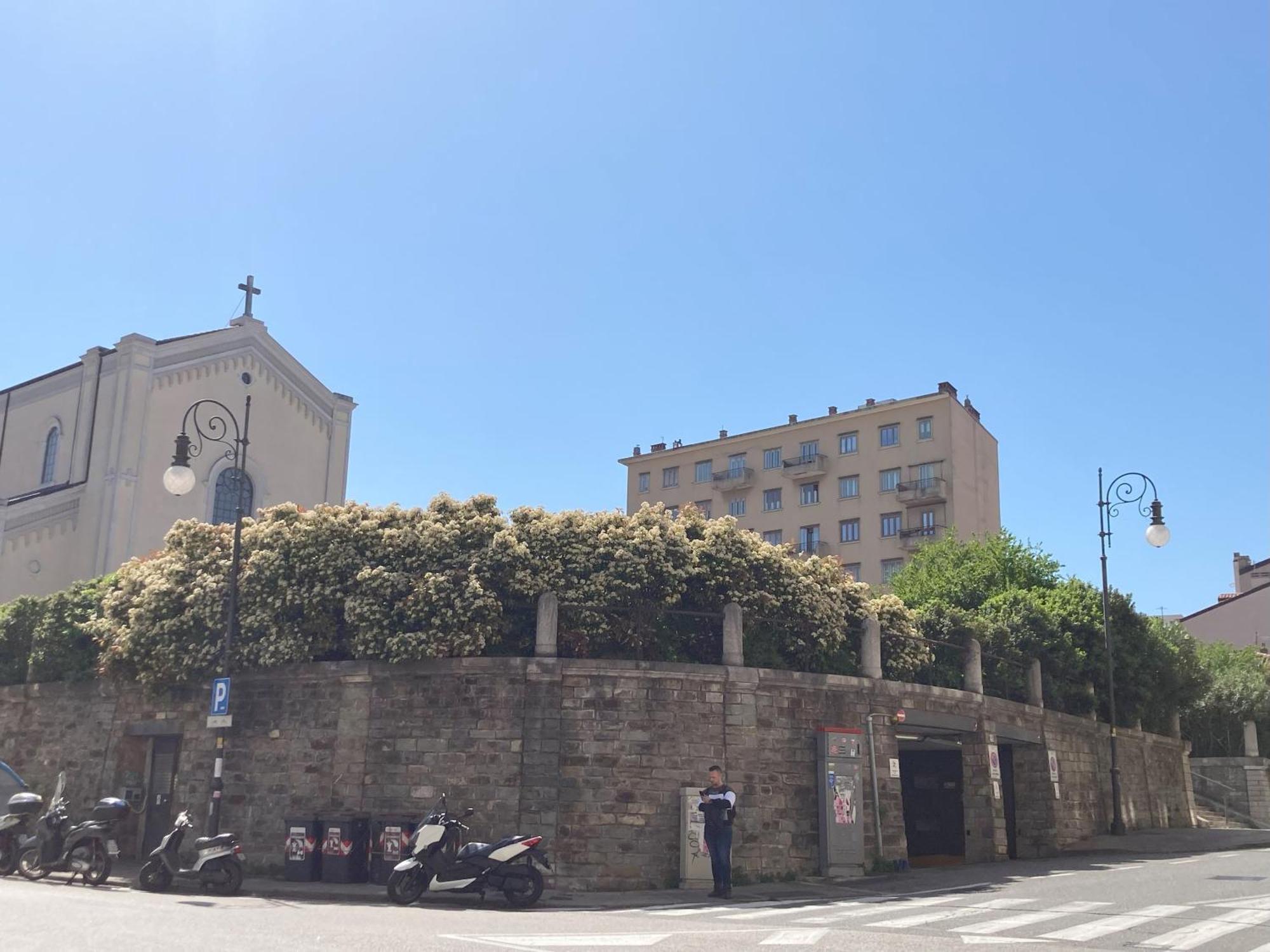 Mediterraneo Trieste Esterno foto